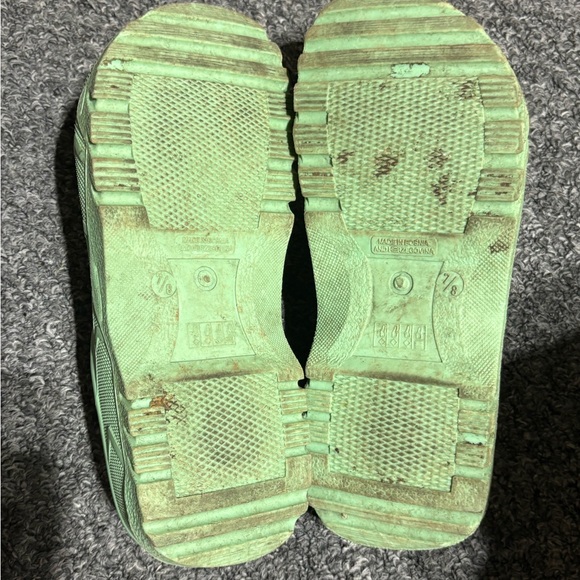 Assorted Women's Boots Collection - Picture 14 of 16